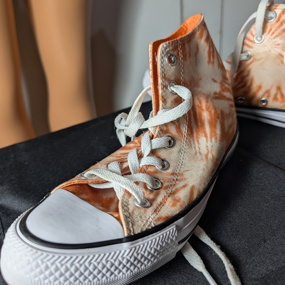 Converse Chuck Taylor All Star High Top orange tie-dye Size 8(Women), Size 6(Men - Picture 3 of 8